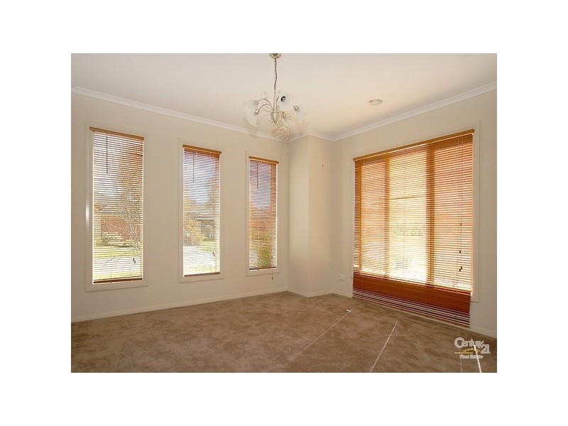 1 Cavalier Drive, Berwick VIC 3806