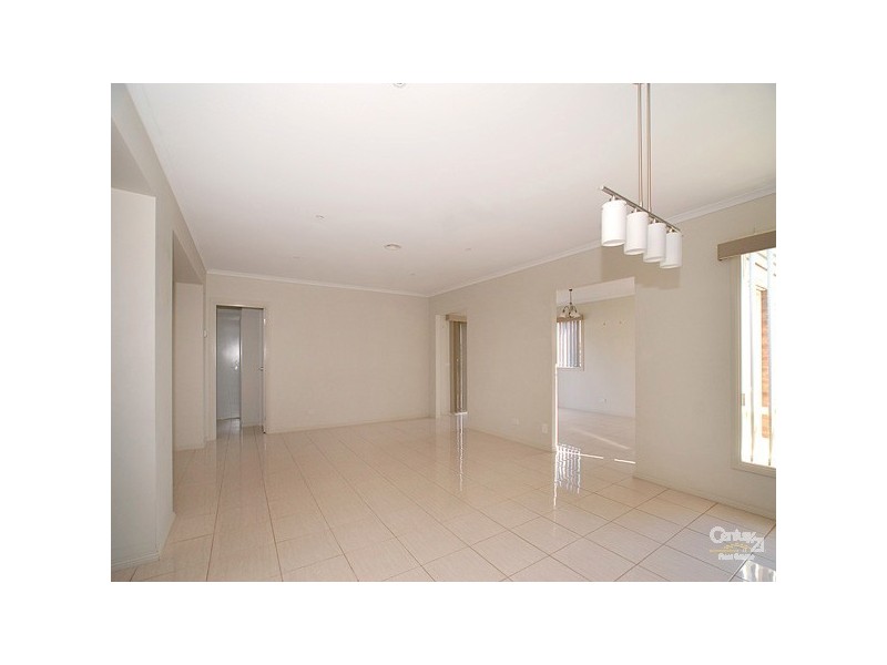1 Cavalier Drive, Berwick VIC 3806