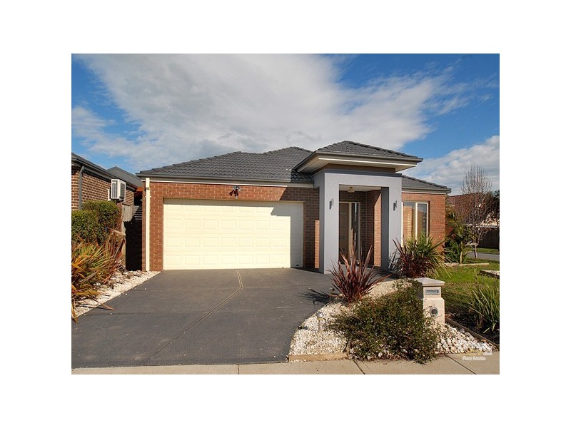 1 Cavalier Drive, Berwick VIC 3806