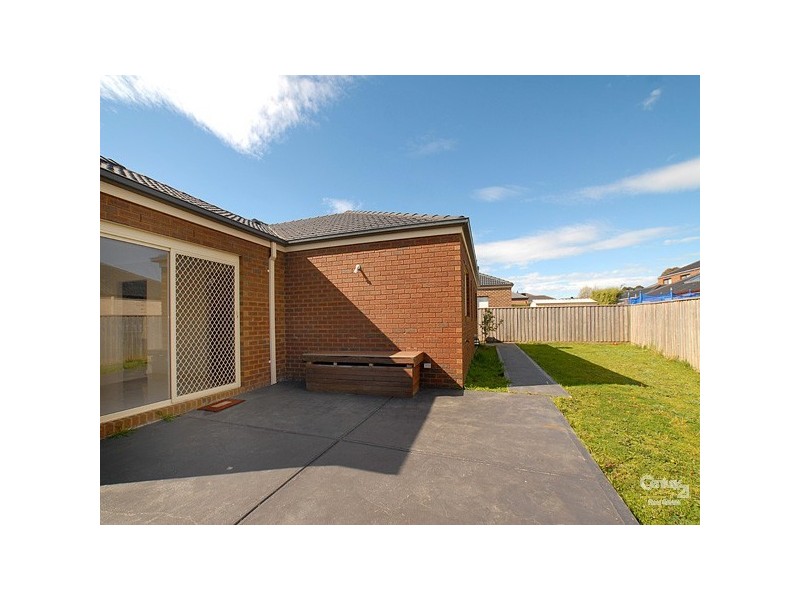 1 Cavalier Drive, Berwick VIC 3806