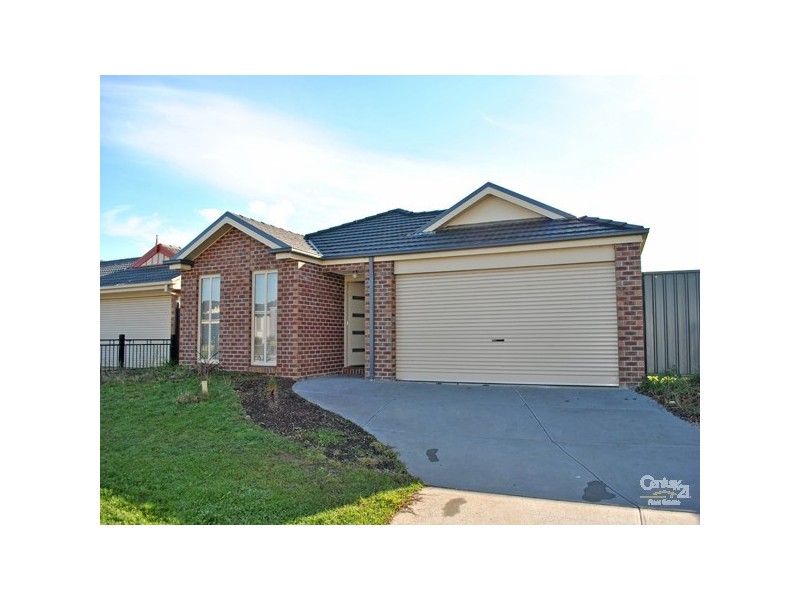 16 Killarney Crescent, Pakenham VIC 3810