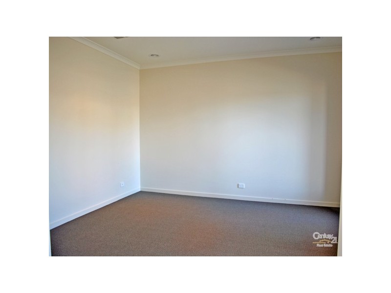 89 Arena Parade, Officer VIC 3809