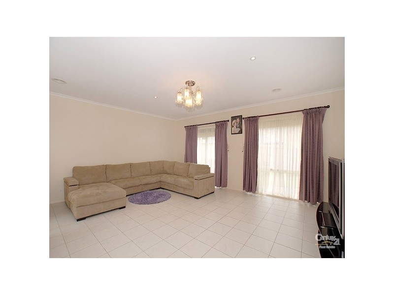 102 Marisa Crescent, Berwick VIC 3806