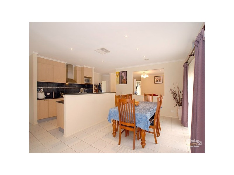 102 Marisa Crescent, Berwick VIC 3806