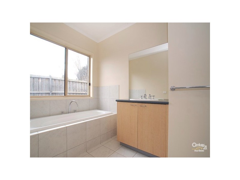 102 Marisa Crescent, Berwick VIC 3806