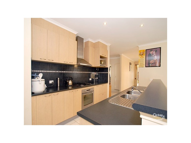 102 Marisa Crescent, Berwick VIC 3806