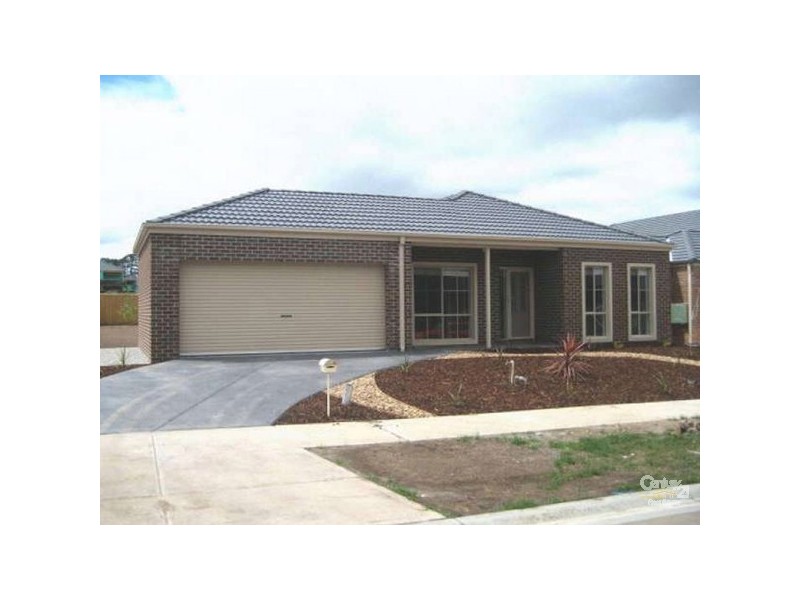 4 Honey Court, Berwick VIC 3806