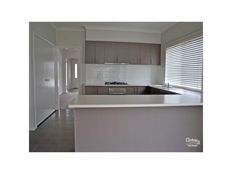 4 Honey Court, Berwick VIC 3806