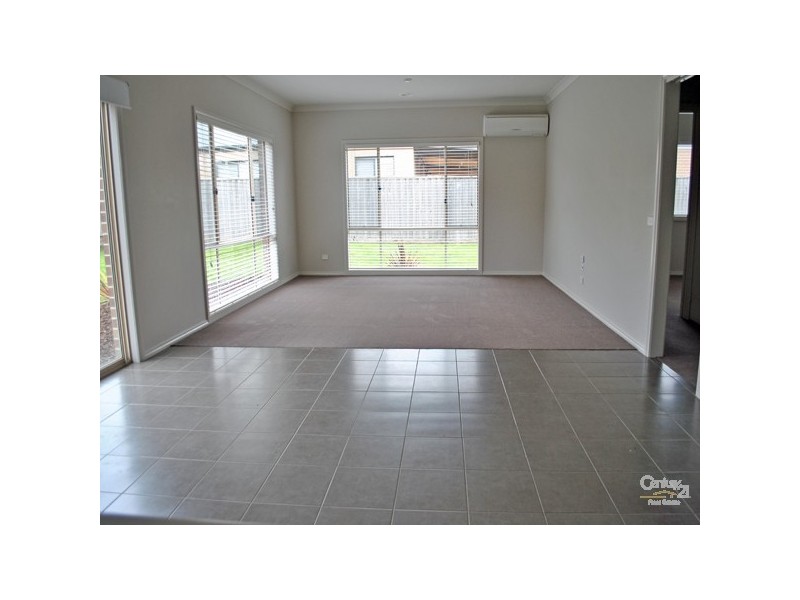 4 Honey Court, Berwick VIC 3806