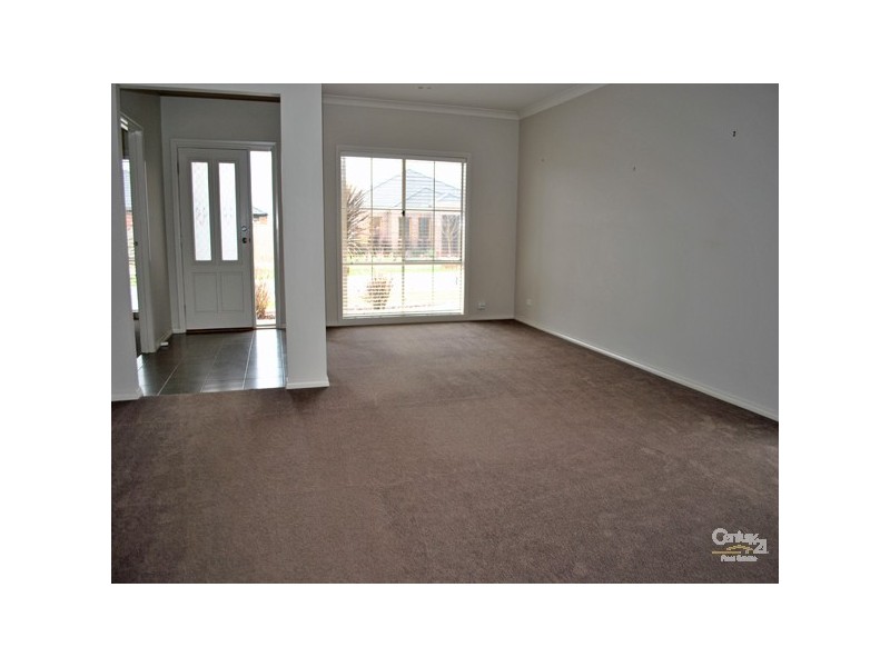 4 Honey Court, Berwick VIC 3806