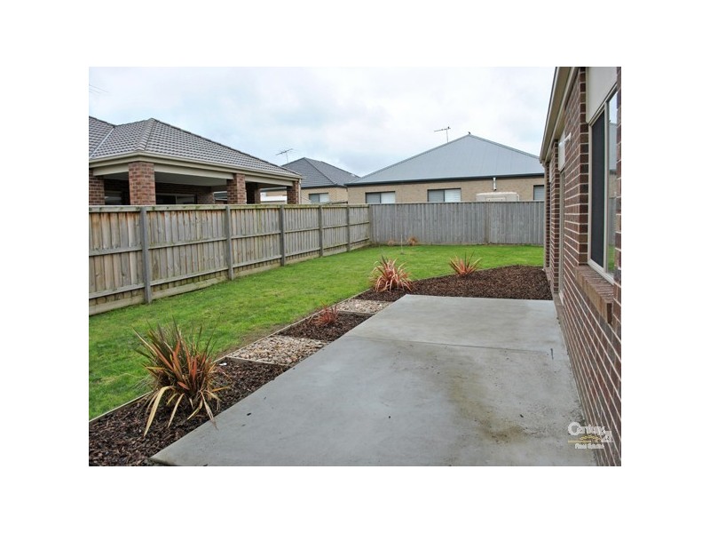 4 Honey Court, Berwick VIC 3806