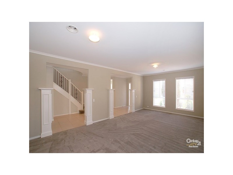 6 Oxford Court, Narre Warren South VIC 3805