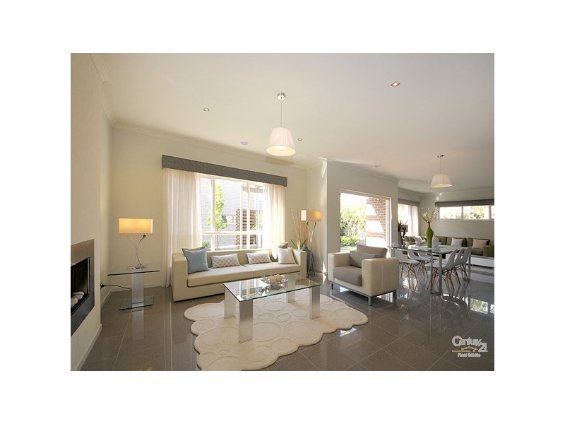 6 Torney Street, Cranbourne East VIC 3977