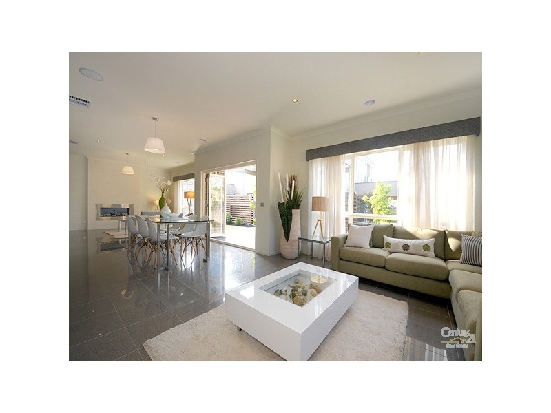 6 Torney Street, Cranbourne East VIC 3977