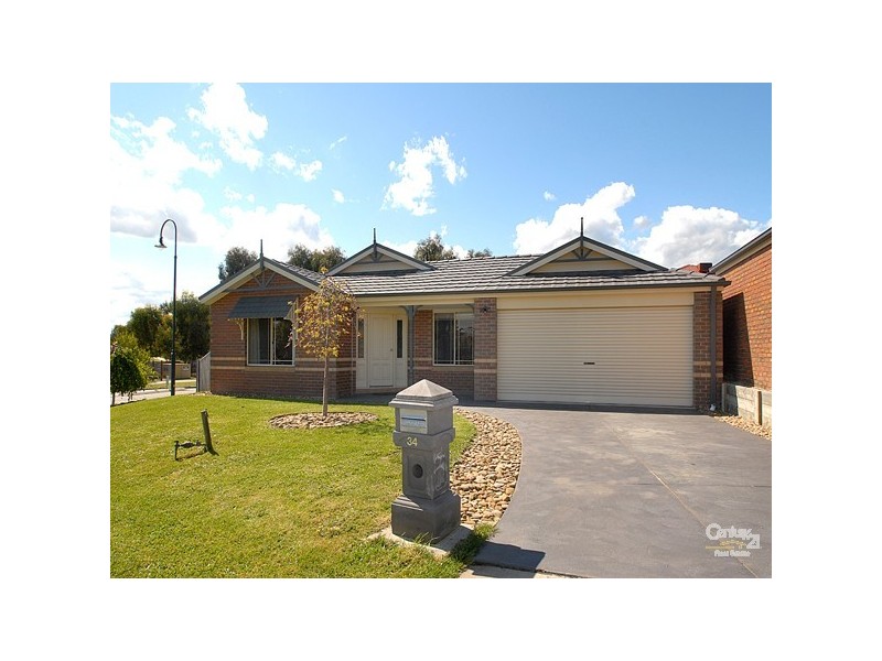 34 Riviera Drive, Berwick VIC 3806