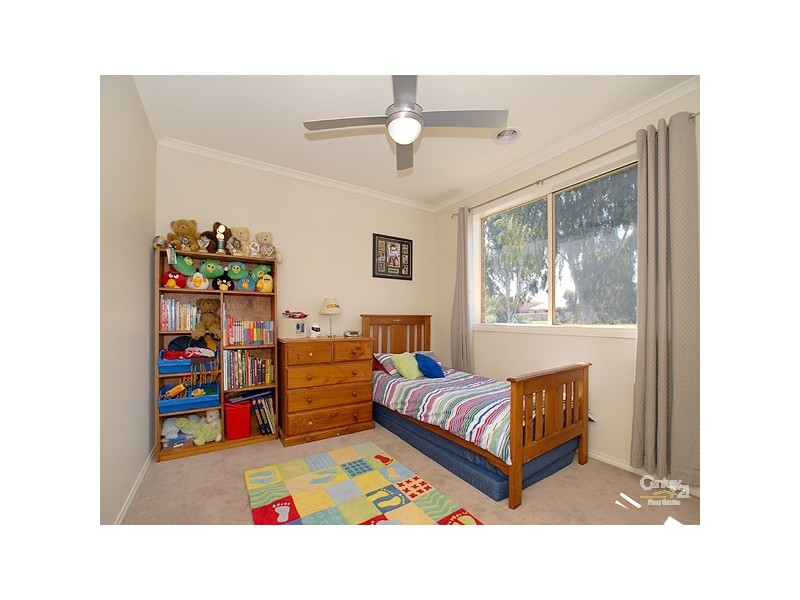 34 Riviera Drive, Berwick VIC 3806