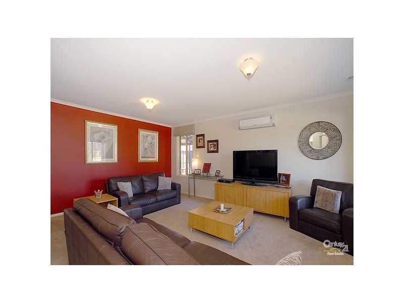 34 Riviera Drive, Berwick VIC 3806