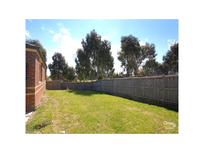 34 Riviera Drive, Berwick VIC 3806
