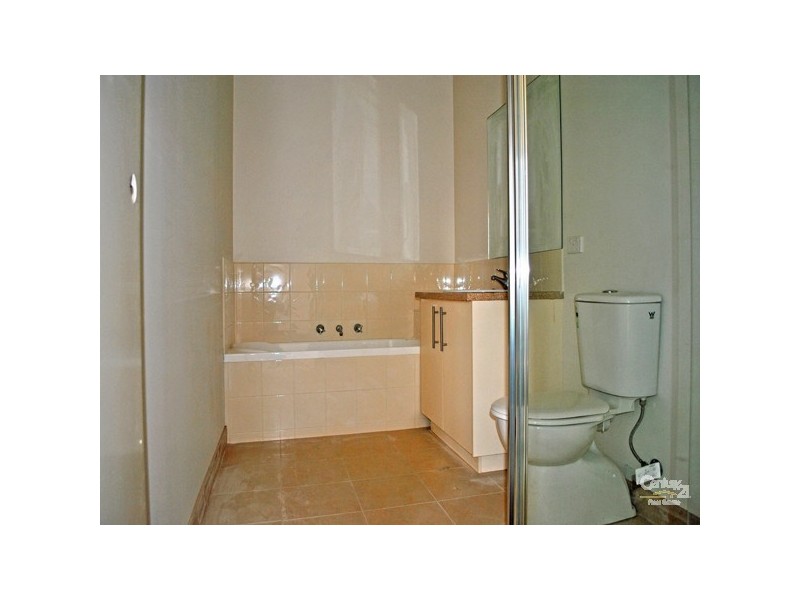 1A Lancaster Way, Beaconsfield VIC 3807