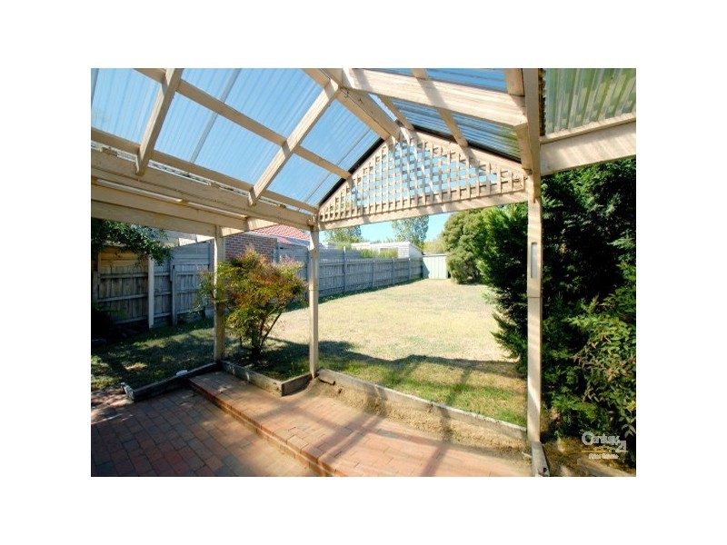 6 Adelaide Close, Berwick VIC 3806