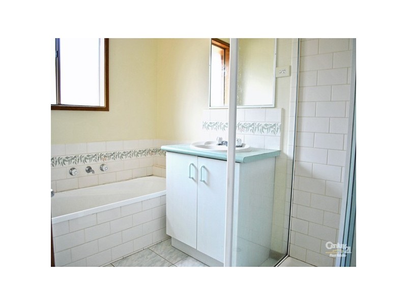 6 Adelaide Close, Berwick VIC 3806