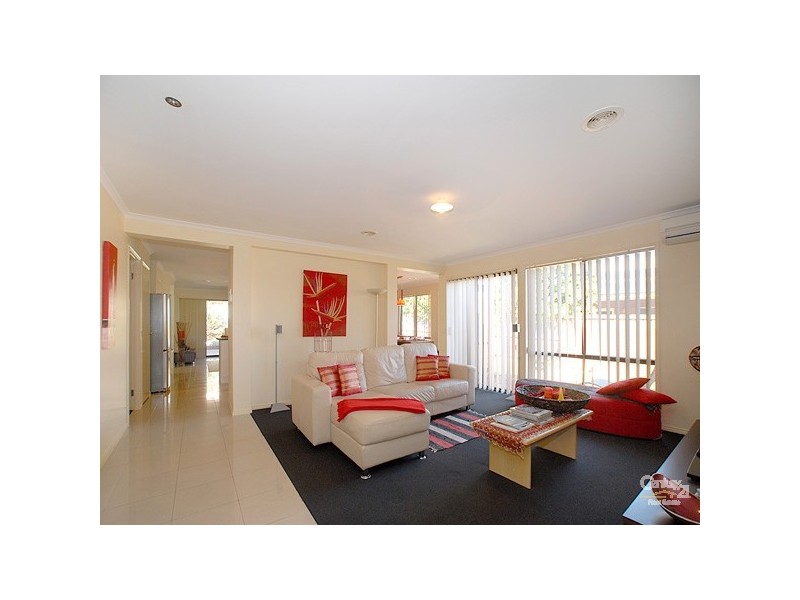 44 Bridgewater Boulevard, Berwick VIC 3806