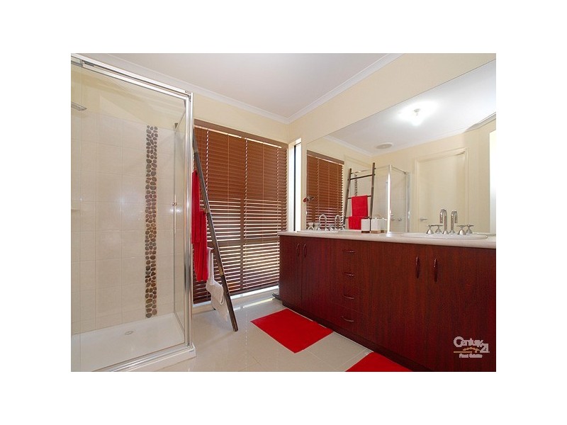 44 Bridgewater Boulevard, Berwick VIC 3806