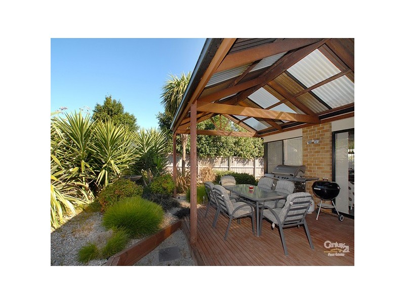 44 Bridgewater Boulevard, Berwick VIC 3806