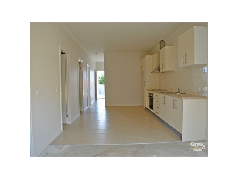 1 Lancaster Way, Beaconsfield VIC 3807