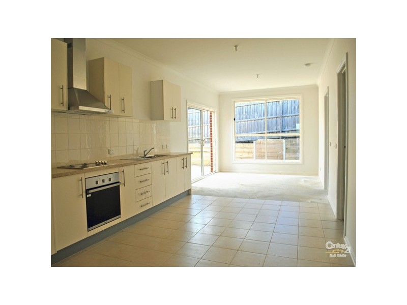 1 Lancaster Way, Beaconsfield VIC 3807