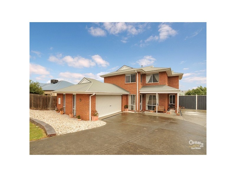 2 Lena Court, Berwick VIC 3806