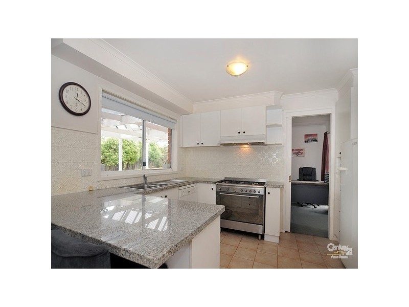 2 Lena Court, Berwick VIC 3806