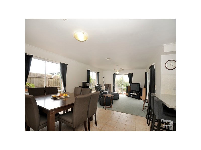 2 Lena Court, Berwick VIC 3806