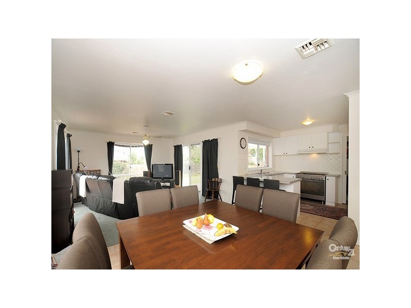 2 Lena Court, Berwick VIC 3806