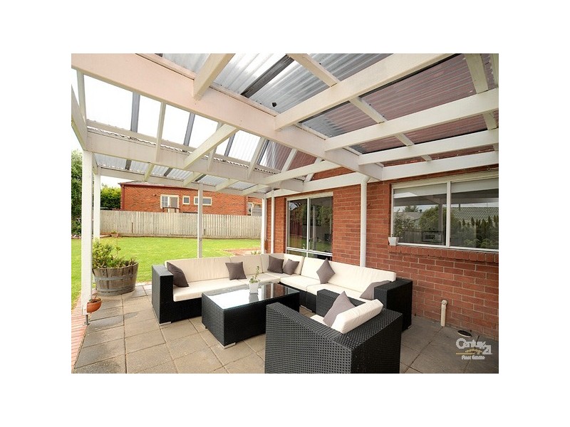 2 Lena Court, Berwick VIC 3806