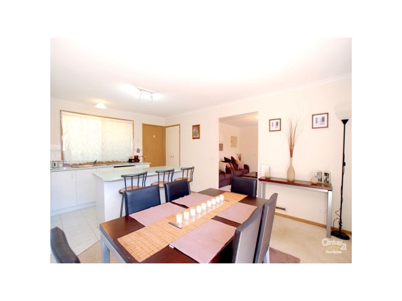 6 Adelaide Close, Berwick VIC 3806