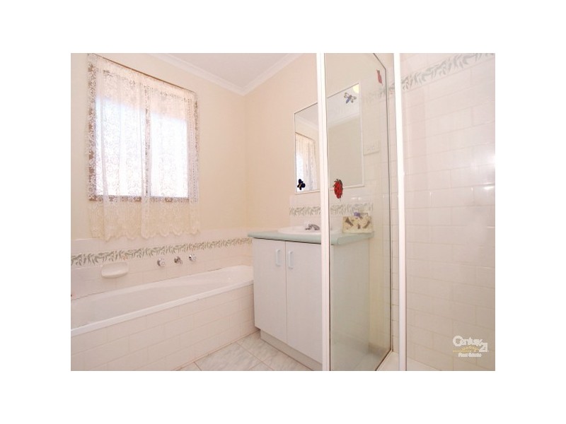 6 Adelaide Close, Berwick VIC 3806