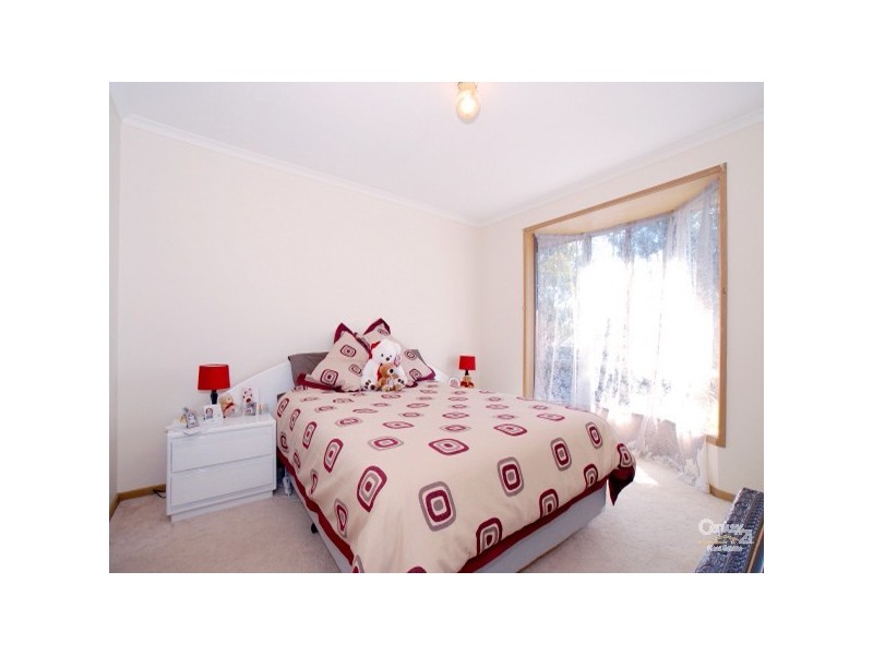 6 Adelaide Close, Berwick VIC 3806