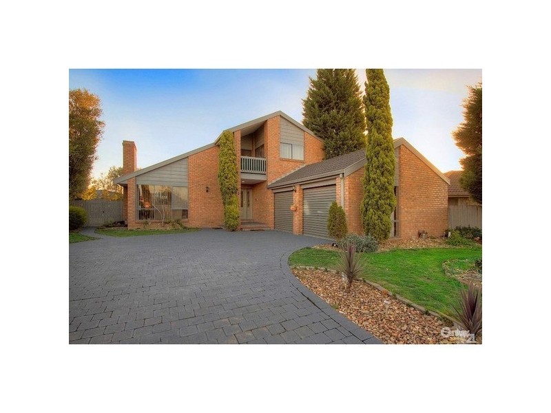 12 Delmont Court, Endeavour Hills VIC 3802