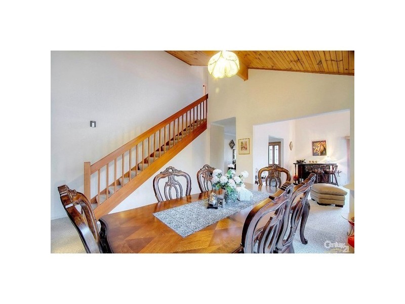 12 Delmont Court, Endeavour Hills VIC 3802