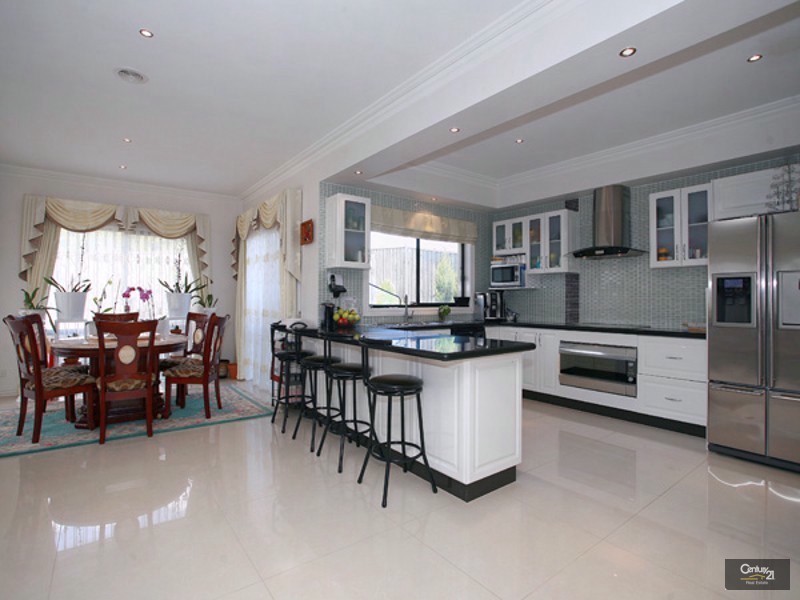 95 Marisa Crescent, Berwick VIC 3806