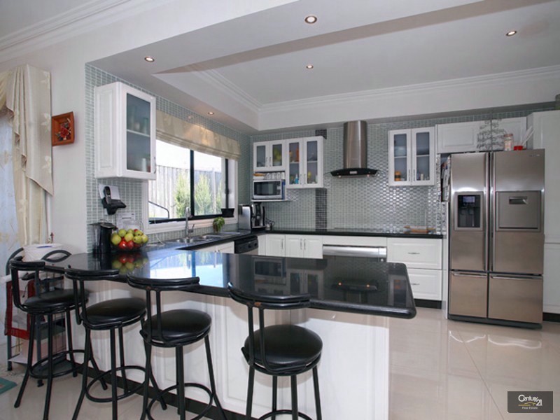 95 Marisa Crescent, Berwick VIC 3806