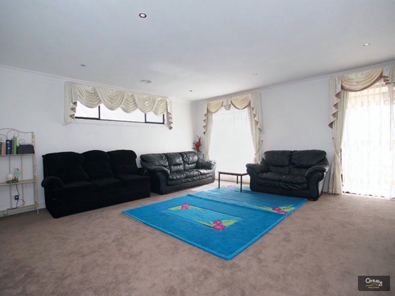 95 Marisa Crescent, Berwick VIC 3806