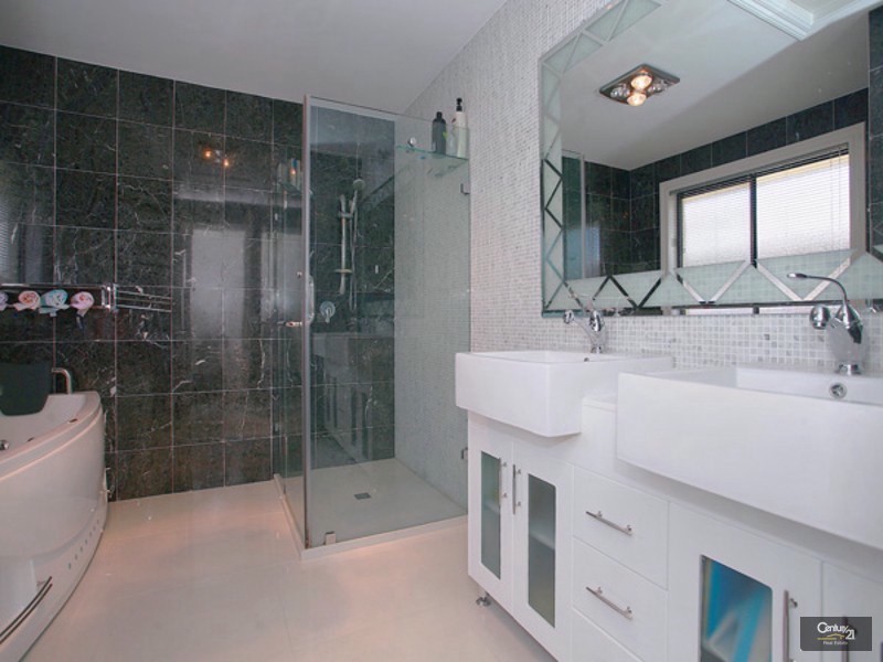 95 Marisa Crescent, Berwick VIC 3806