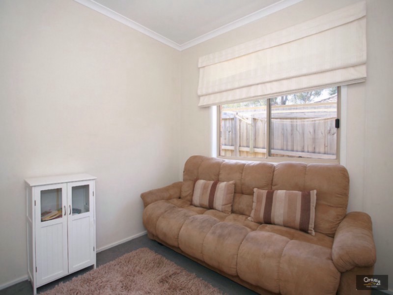 32 Natanya Drive, Pakenham VIC 3810