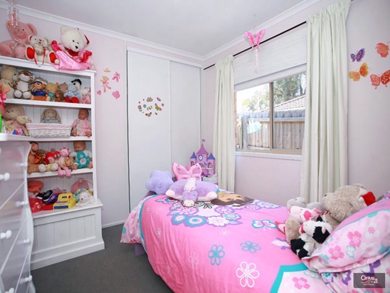 32 Natanya Drive, Pakenham VIC 3810