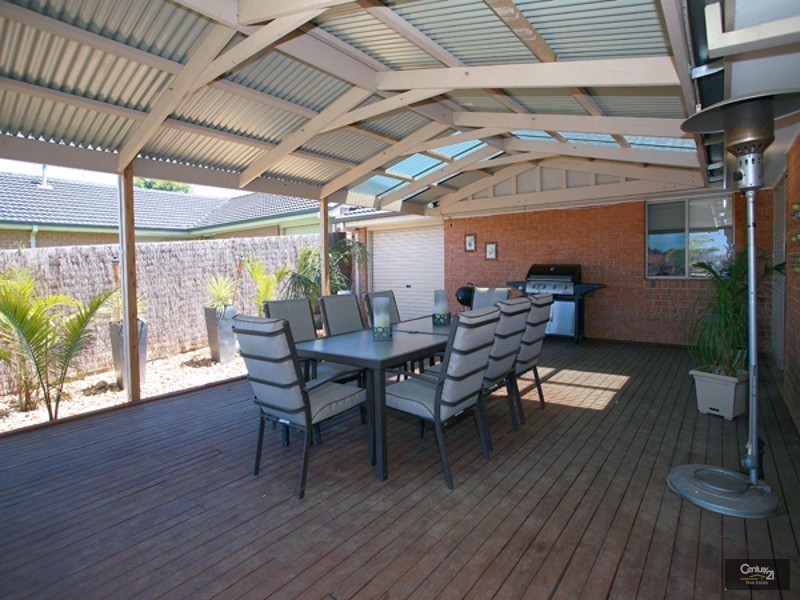 32 Natanya Drive, Pakenham VIC 3810