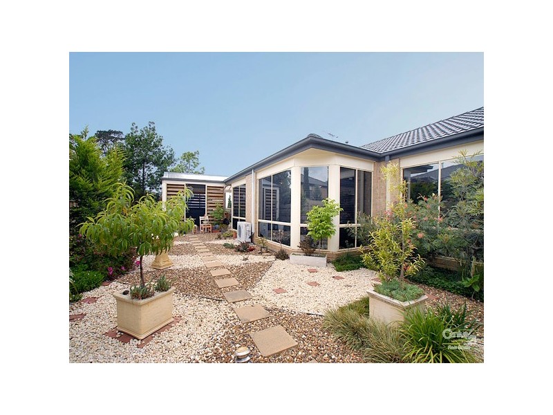 13 McIlwraith Court, Berwick VIC 3806