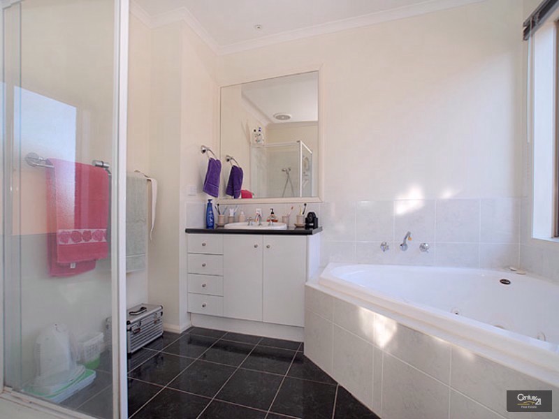 3 Pheasant Court, Berwick VIC 3806