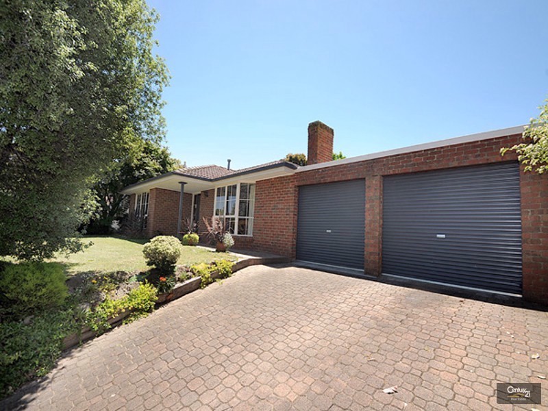 43 Cheviot Avenue, Berwick VIC 3806